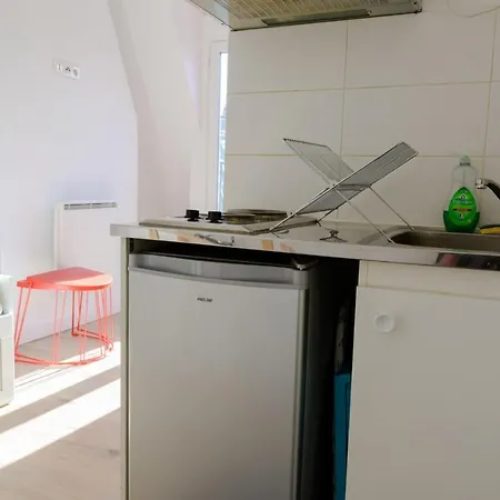 Bright Studio Place De La Republique Apartment